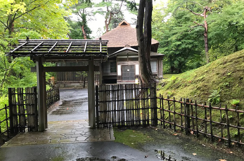 中庭門
